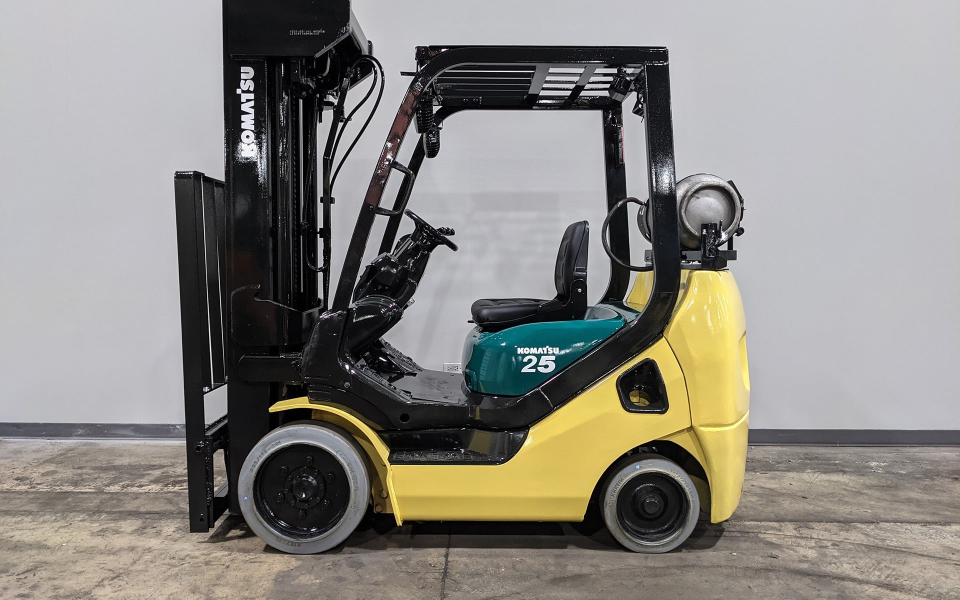 2010 KOMATSU FG25ST16 Stock 8833 for sale near Cary, IL IL KOMATSU Dealer