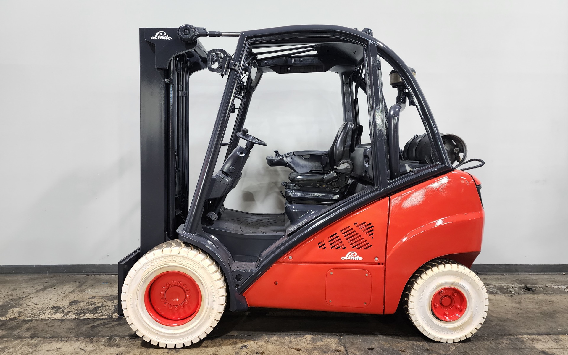 Used 2017 LINDE H25T  | Cary, IL