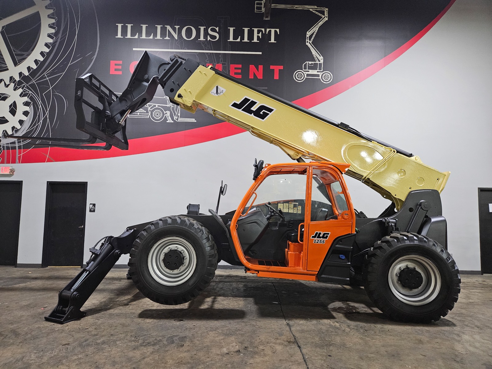 Used 2015 JLG 1255  | Cary, IL